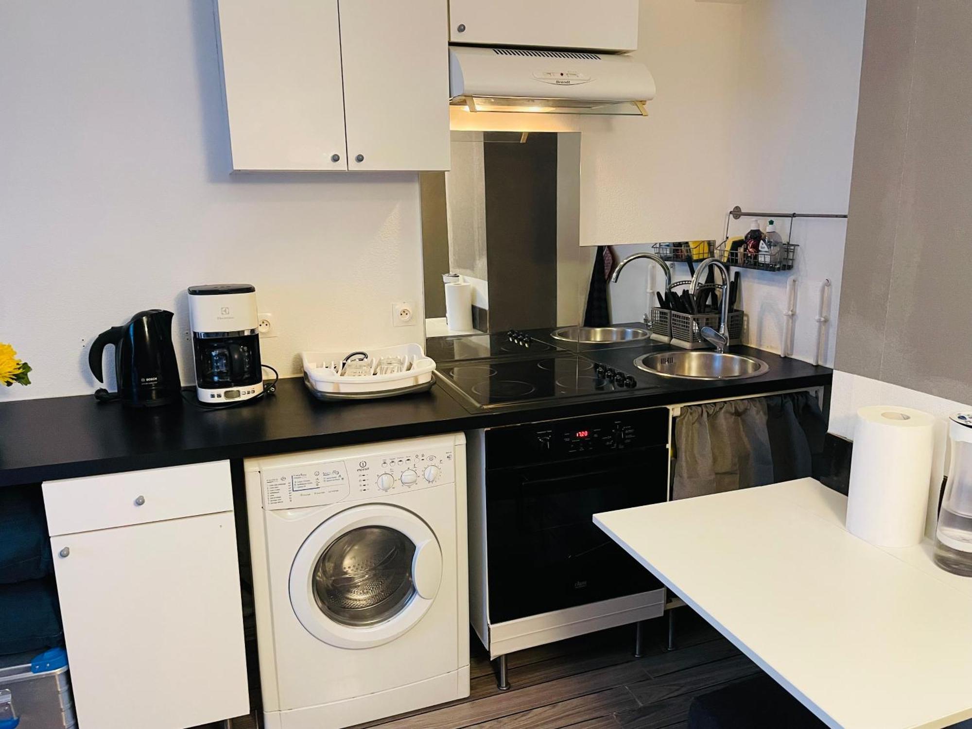 Comfortable Studio In Клиши Экстерьер фото